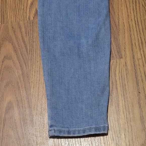 Levi's High Rise Super Skinny Distressed Women's Denim Jeans W29 L28.5 B45 - Picture 8 of 11